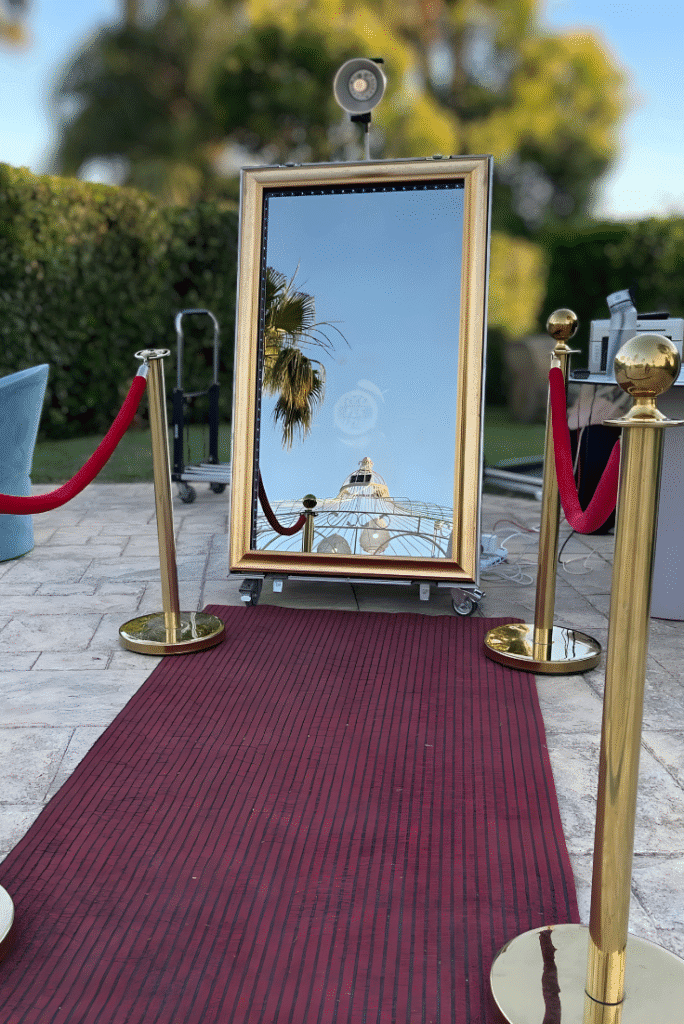 image of frame mirror rental service in Dubai