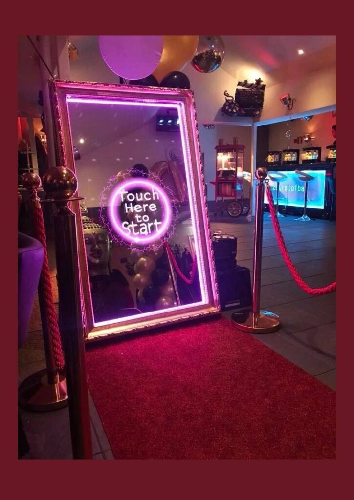 Emirate Snap Photobooth Frame Magic Mirror