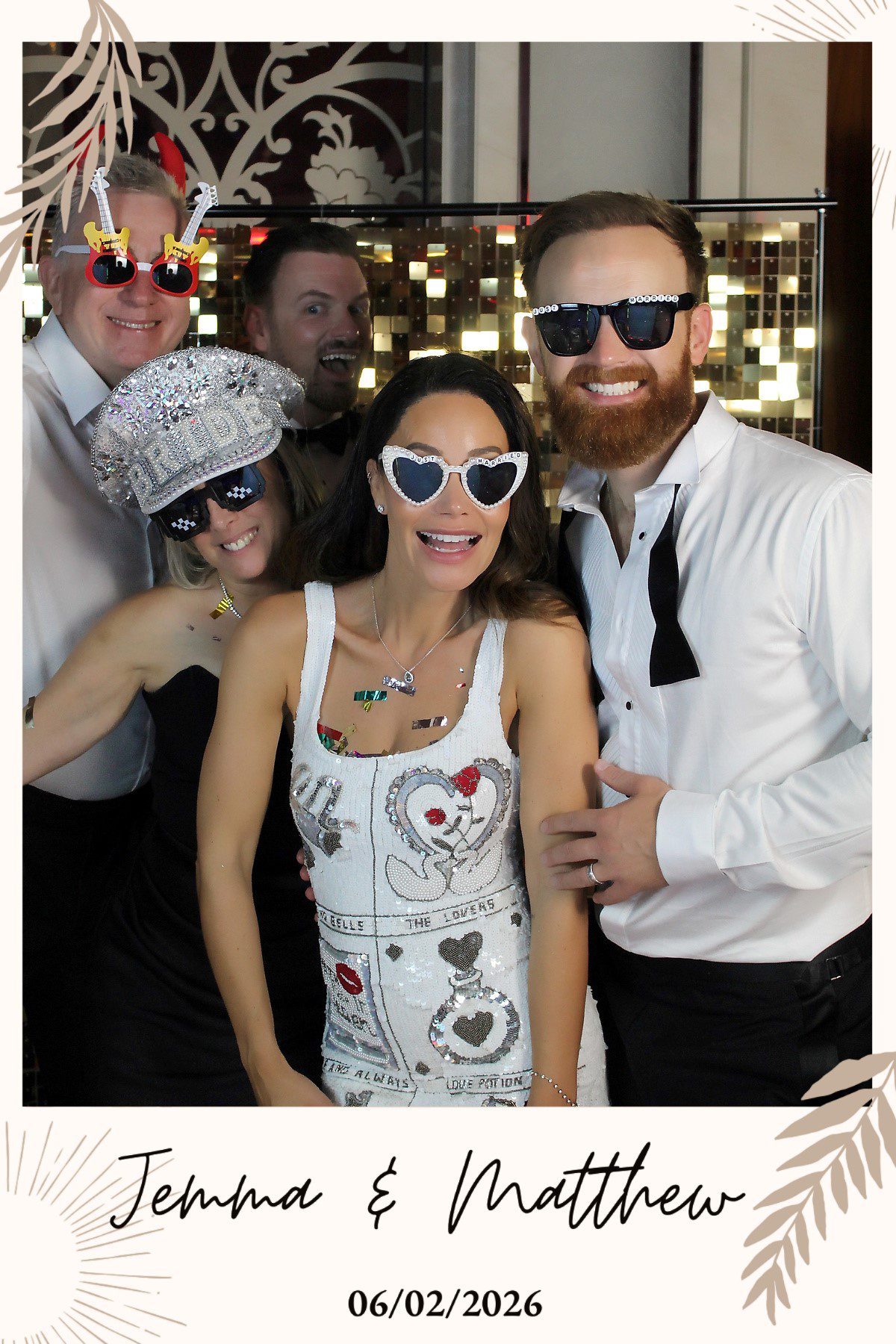 Framed mirror Photo Booth